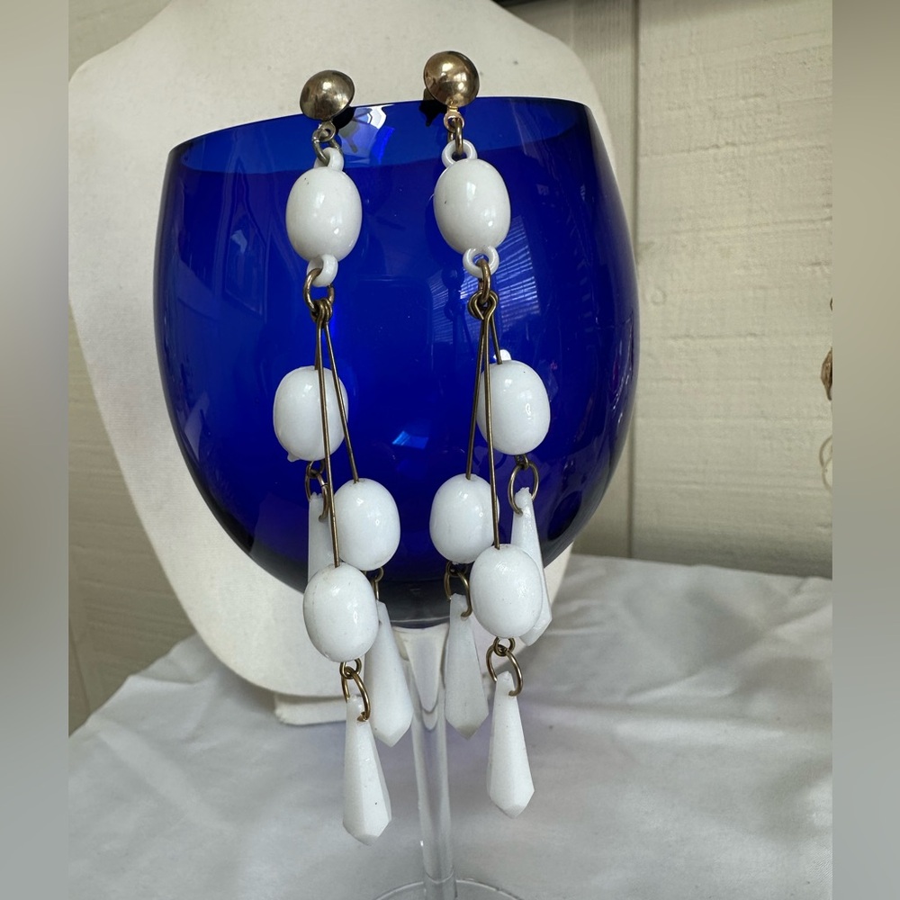 Long vintage 80’s plastic triple strand dangle earrings
